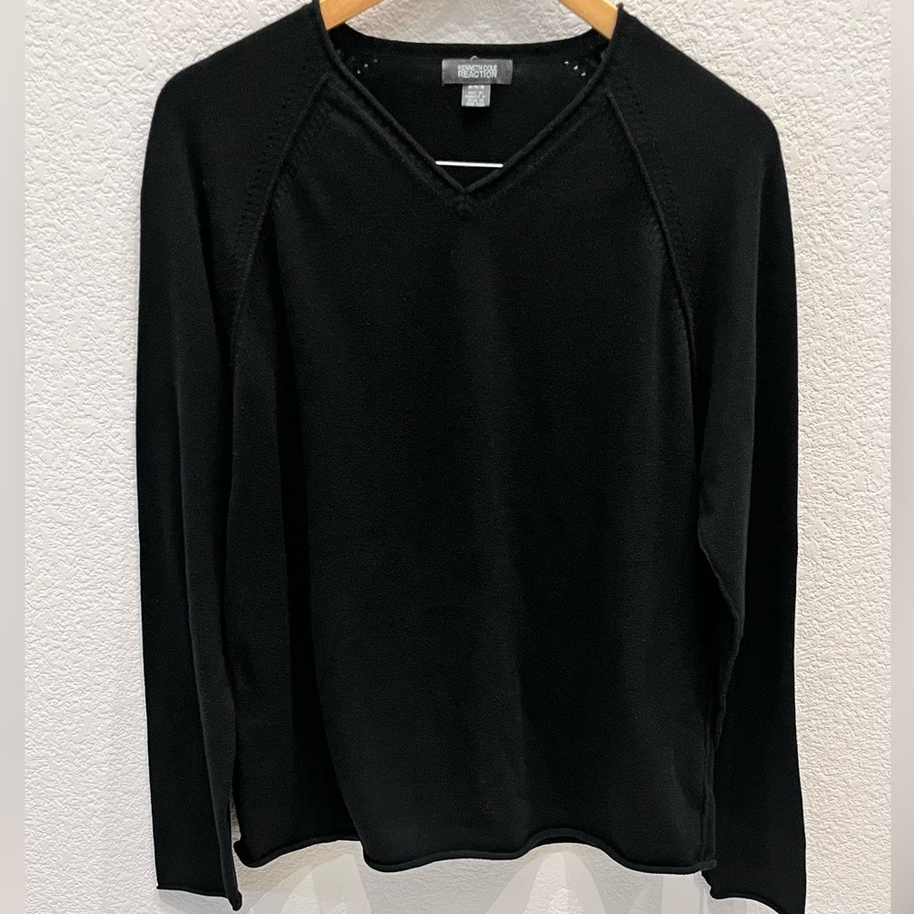 Kenneth Cole Reaction Women’s Elegant Black V-Neck Sweater